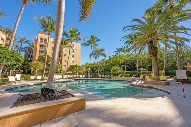1406 - 19999 E Country Club Dr, Condo with 2 bedrooms, 2 bathrooms and null parking in Aventura FL | Image 29