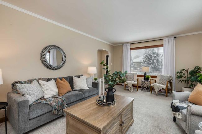 601 30 Avenue Sw, Home with 2 bedrooms, 1 bathrooms and 1 parking in Calgary AB | Image 6