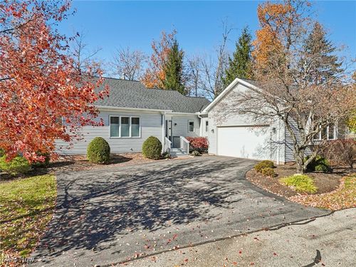 642 Blue Spruce Trl, Chagrin Falls, OH, 44023-6730 | Card Image