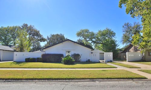 10611 Deerwood Rd, Houston, TX, 77042-1114 | Card Image