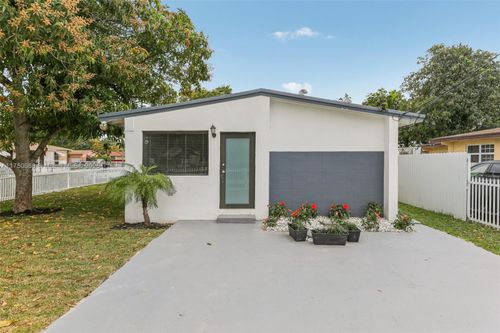 290 Ne 171st Ter, North Miami Beach, FL, 33162-1883 | Card Image