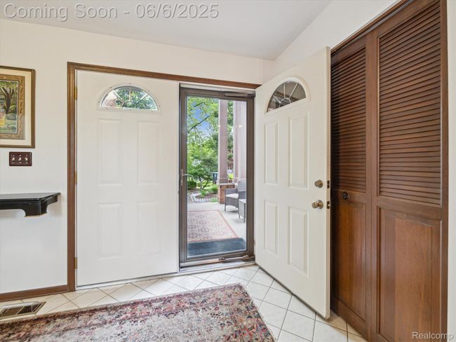07-4677-Rolling-Ridge-Rd-West-Bloomfield-Township-MI-48323-WindowStill-15.jpg | Image 5