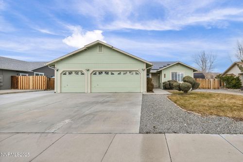 2371 Albatross Way, Sparks, NV, 89441-5875 | Card Image