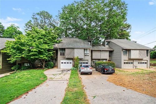 1006 Creatwood Cir Se, Smyrna, GA, 30080-8211 | Card Image