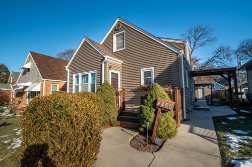 4260 S 4th St, Milwaukee, WI, 53207-4932 | Card Image