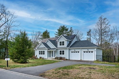 124 Lindenridge Rd, Amherst, MA, 01002-9707 | Card Image