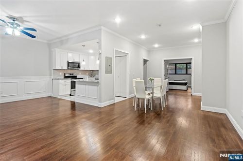 111 Mulberry St, Newark, NJ, 07102-4008 | Card Image