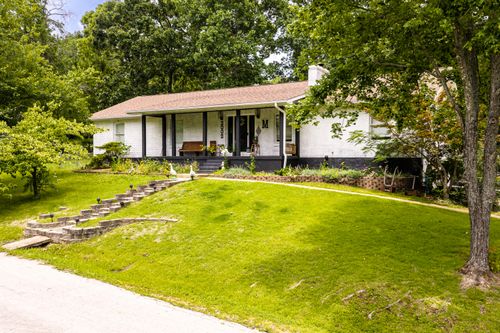 2002 Sycamore Dr, West Plains, MO, 65775-1945 | Card Image