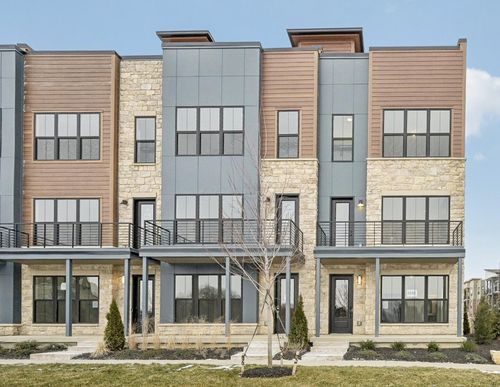 2250 Quarry Trails Dr, Columbus, OH, 43228-8970 | Card Image