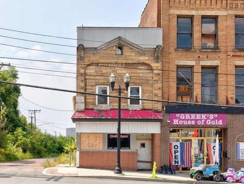 372 E Washington St, New Castle, PA, 16101-4066 | Card Image