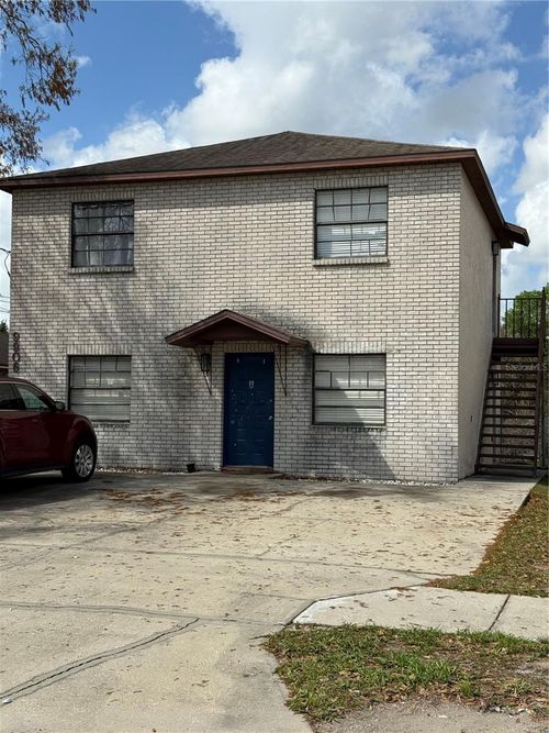 b-9906 N Myrtle Street, TAMPA, FL, 33617 | Card Image