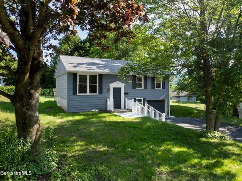 142 Franklin St, North Adams, MA, 01247-2710 | Card Image