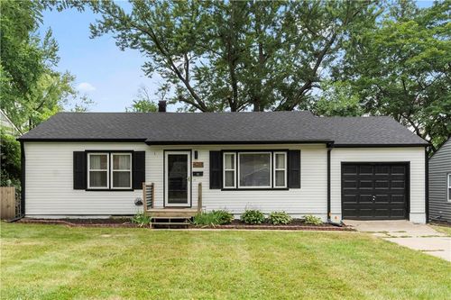 4019 W 62nd Ter, Fairway, KS, 66205-3213 | Card Image