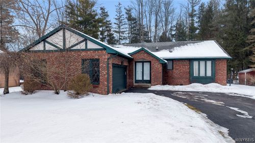 135 Misty Ln, East Amherst, NY, 14051-2222 | Card Image