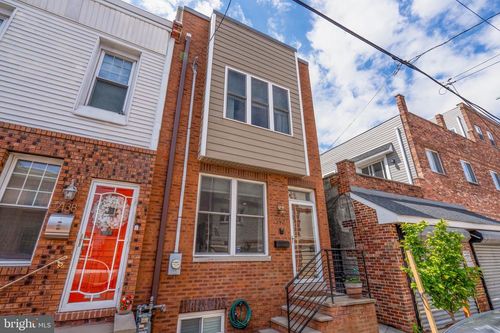 2140 Oakford St, PHILADELPHIA, PA, 19146-4315 | Card Image