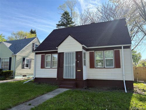 19916 Westphalia St, Detroit, MI, 48205-1749 | Card Image