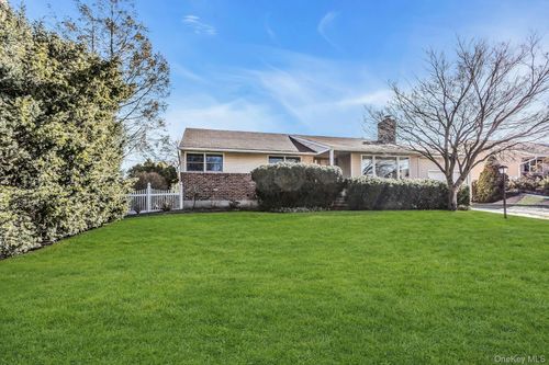2 Nancy Court, Oyster Bay, NY, 11542 | Card Image