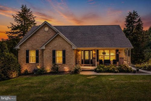 906 Conner Bowers Rd, HEDGESVILLE, WV, 25427-7235 | Card Image