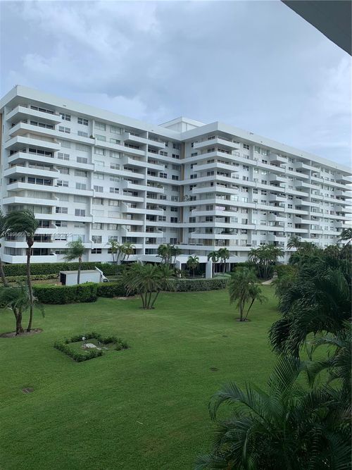 apt-208-177 Ocean Lane Dr, Key Biscayne, FL, 33149-1425 | Card Image