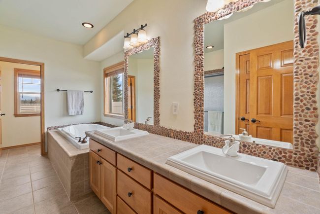 20303 E Happy Trails Ln, House other with 5 bedrooms, 4 bathrooms and null parking in Otis Orchards WA | Image 17