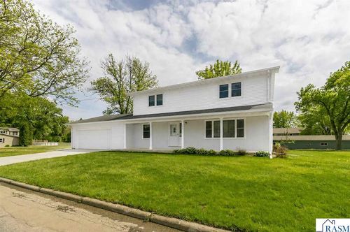 322 E Blue Earth St, Lake Crystal, MN, 56055-2009 | Card Image