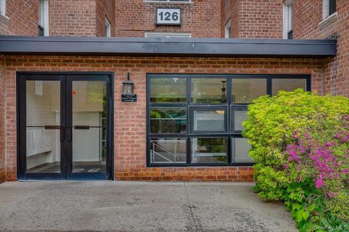 apt-3m-126 Church St, New Rochelle, NY, 10805-3268 | Card Image