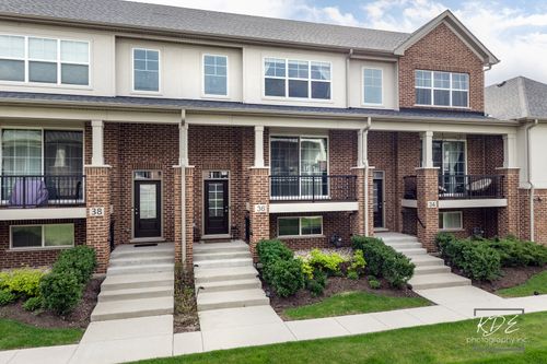 36 Woodmoor Ct, Lombard, IL, 60148-4585 | Card Image