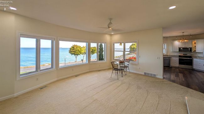 4376 E Cliff Rd, House other with 3 bedrooms, 3 bathrooms and 3 parking in Port Clinton OH | Image 12