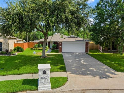 5206 Chasewood Dr, Bacliff, TX, 77518-2466 | Card Image