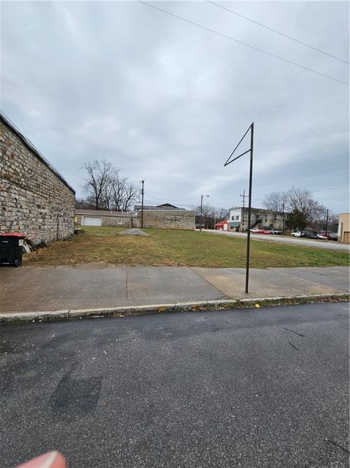 1 S Hibler St, Sulphur Springs, AR, 72768 | Card Image