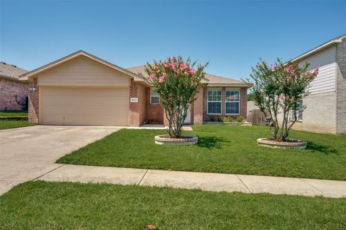8013 Hidden Oaks Dr, Fort Worth, TX, 76120-2623 | Card Image