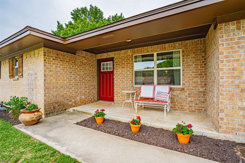 1560 Sheila St, Stephenville, TX, 76401-2146 | Card Image