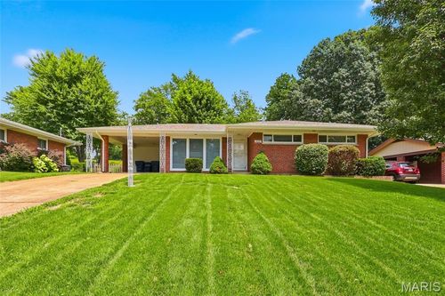 8830 Red Oak Dr, Saint Louis, MO, 63126-1934 | Card Image