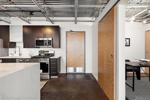 unit-40-333 E Parent Ave, Royal Oak, MI, 48067-3763 | Card Image