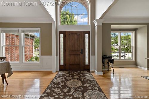 1632 Blushing Ct, Rochester Hills, MI, 48307-3584 | Card Image