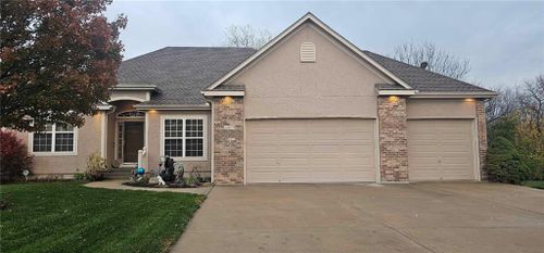 407 S Fox Ridge Drive, Raymore, MO, 64083 | Card Image