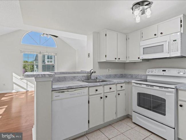 APT-128 - 14067 Vista Dr, Condo with 2 bedrooms, 2 bathrooms and null parking in LAUREL MD | Image 4