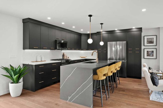 77 Kirby Pl Sw, House detached with 4 bedrooms, 3 bathrooms and 4 parking in Calgary AB | Image 6