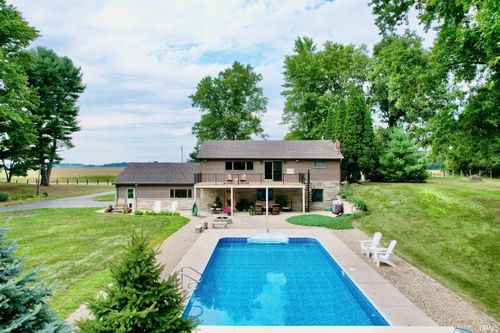 1821 W State Road 14, Rochester, IN, 46975-9073 | Card Image