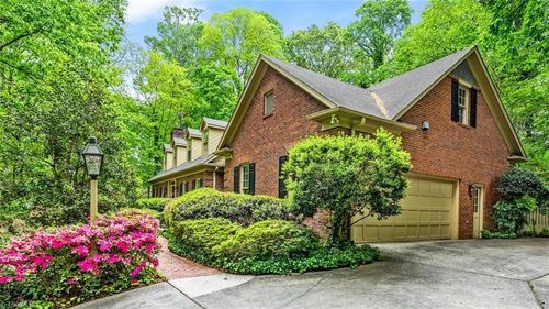 5511 Wallace Dr, Greensboro, NC, 27407-7255 | Card Image