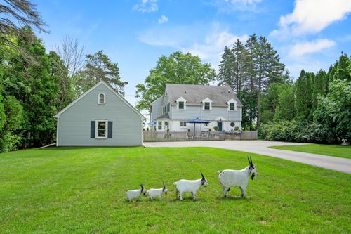 12504 N Lake Shore Dr, Mequon, WI, 53092-3313 | Card Image