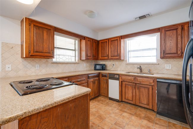 14906 State Highway 78 N, Home with 3 bedrooms, 3 bathrooms and null parking in Blue Ridge TX | Image 12