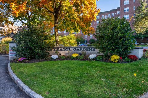 3-1h-1273 North Ave, New Rochelle, NY, 10804-2702 | Card Image