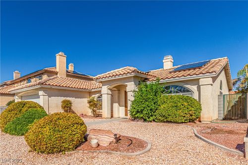 9102 Baysinger Dr, Las Vegas, NV, 89129-7002 | Card Image