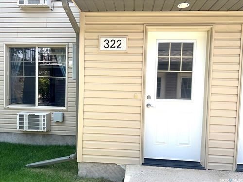 322-700 Battleford Trail, Swift Current, SK, S9H4V9 | Card Image