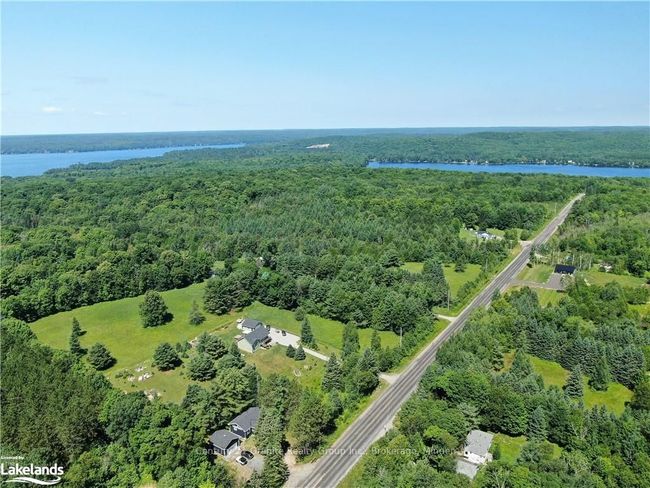 9717 Highway 118, House other with 2 bedrooms, 2 bathrooms and 8 parking in Algonquin Highlands ON | Image 45