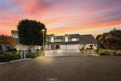 5571 Clover Hill Dr, Yorba Linda, CA, 92886-5202 | Card Image
