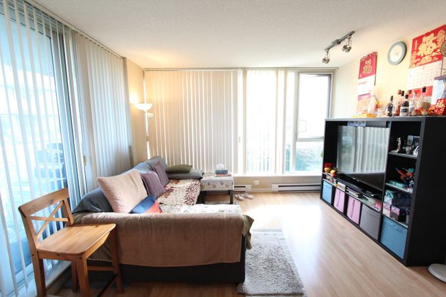 606 - 5028 Kwantlen Street, Condo with 2 bedrooms, 2 bathrooms and 1 parking in Richmond BC | Image 2