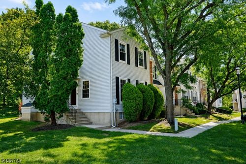 20 Delikat Ln, Sayreville, NJ, 08872-2208 | Card Image