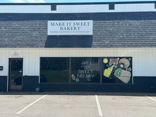 407 W Gaines St, Lawrenceburg, TN, 38464-3110 | Card Image